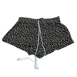 Hype Black Leaf Pattern Shorts